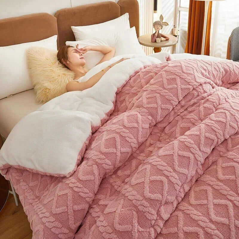 Thickened Super Soft Insulation Hibiscus Winter Quilt